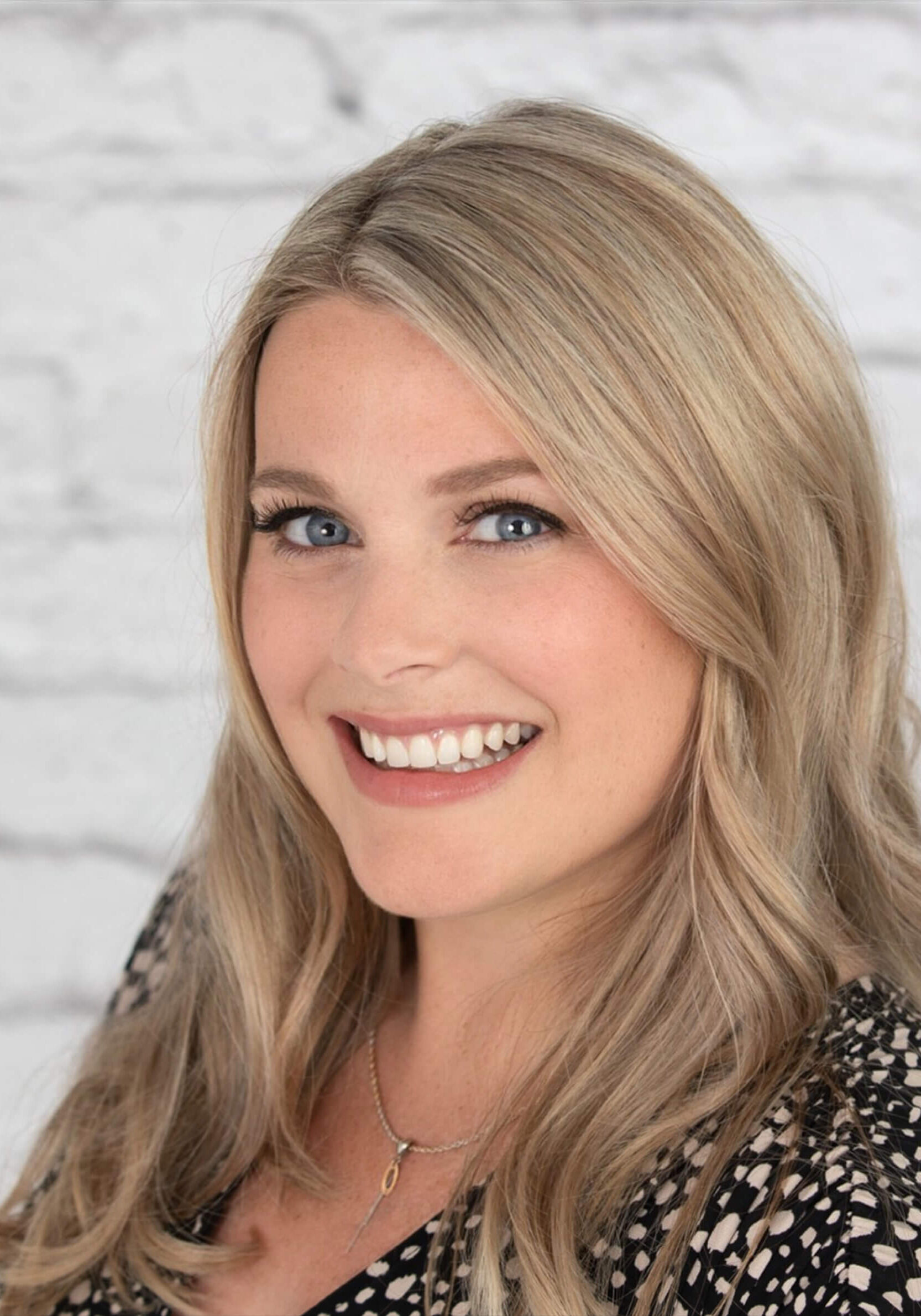 Terri Levesque headshot 1222